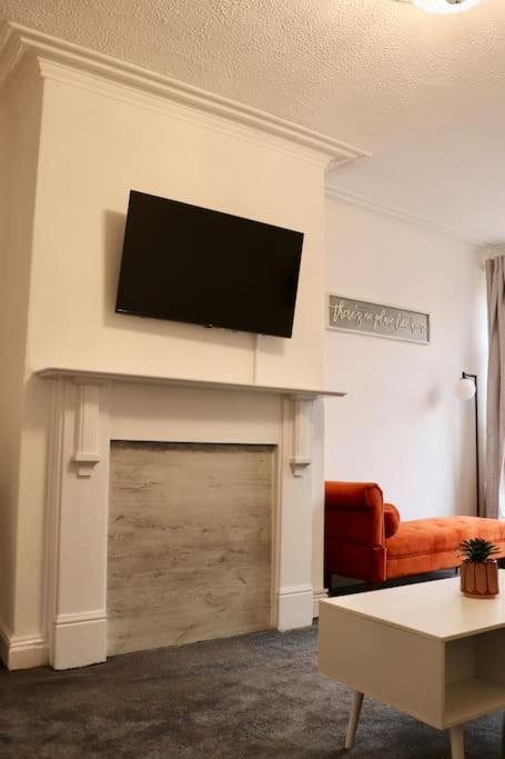 Charming 3 Bedroom Property Free Wifi & Parking Leeds  Exterior foto