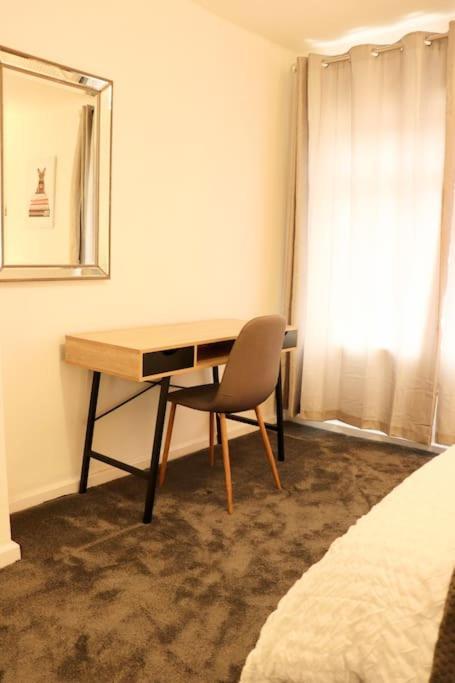 Charming 3 Bedroom Property Free Wifi & Parking Leeds  Exterior foto